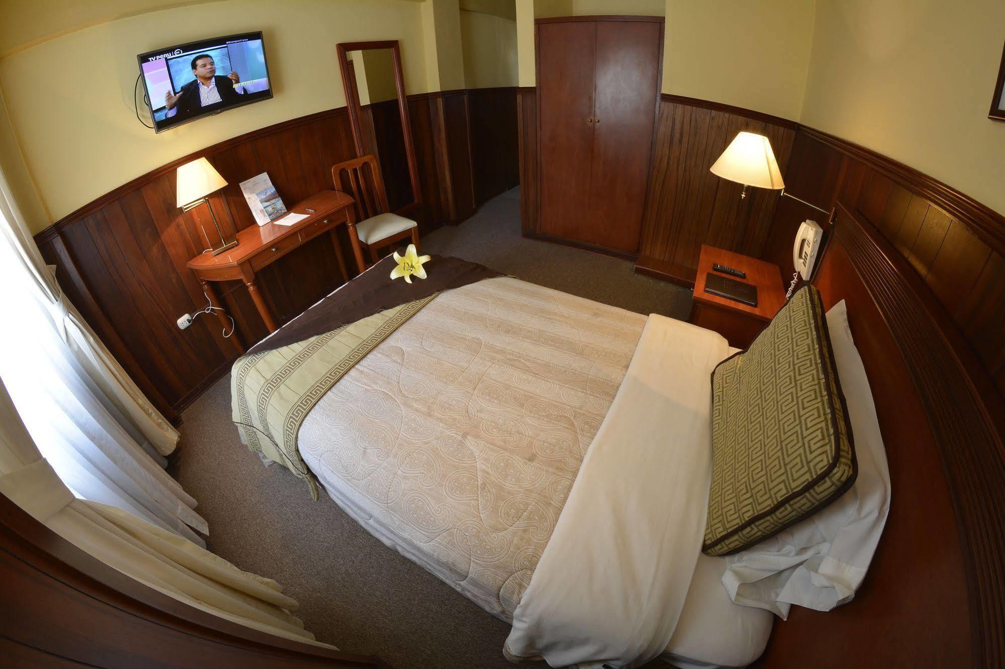 El Tumi Hotel Huaraz  Exteriör bild